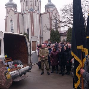 Жителі громади на Тернопільщині зустріли полеглого захисника Степана Сторожука