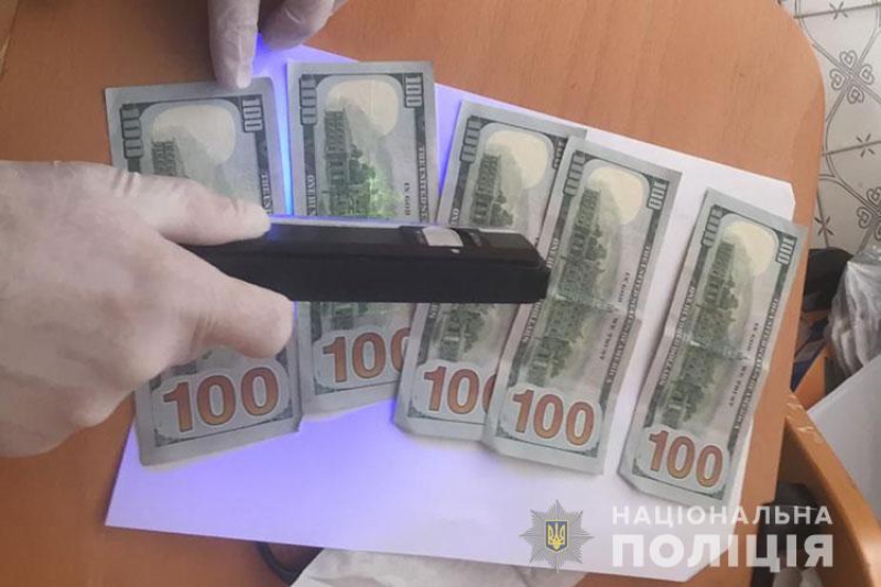Завідувач відділення однієї з районних лікарень на Тернопільщині вимагав хабаря за оформлення пацієнтці групи інвалідності