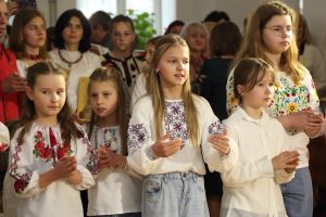 Як у Тернополі відзначили Всесвітній день вишиванки (фоторепортаж)