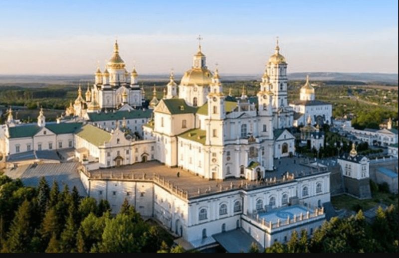 Прокуратура хоче повернути державі 12 гектарів землі з незаконного володіння Почаївської Лаври