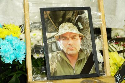 Навіки в строю: Байковецька громада попрощалася із Захисником Миколою Стасенком