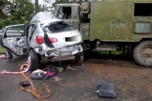 У ДТП на Тернопільщині легківка зіткнулася із вантажівкою, яка належить Збройним силам України. Загинуло дві жінки