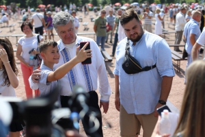 Десятки тисяч вірян з’їхалися на прощу до Зарваниці (фоторепортаж)  