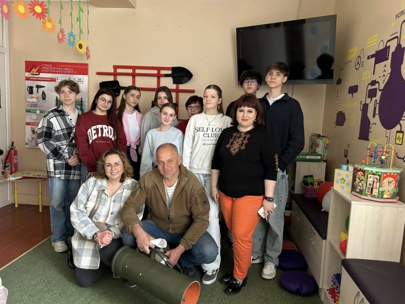 Тернопільські школярі придбали обладнання для захисників