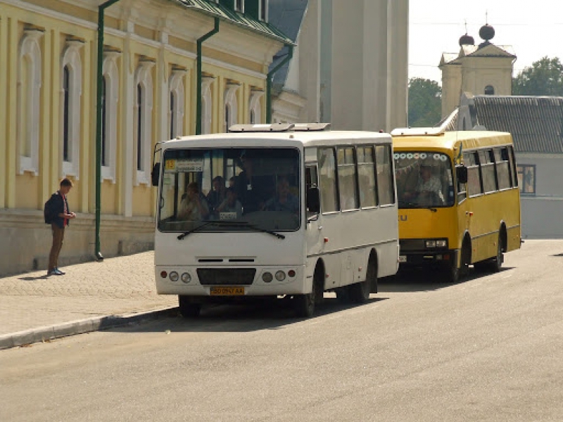 У Кременці на Тернопільщині вже курсує громадський транспорт, але кількість рейсів зменшено на 40 %