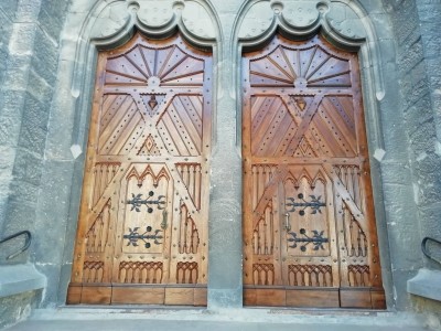Двері відомого костелу на Тернопільщині тепер не впізнати (фото)