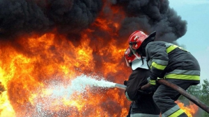 На Тернопільщині від вогню рятували гоподарську будівлю