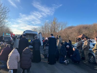 «На щиті» до рідного дому повернувся Герой з Тернопільщини Іван Кіяк