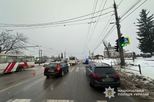 У Тернополі на пішохідному переході збили жінку