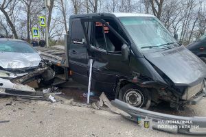 Автотроща неподалік Тернополя: зіткнулися чотири автівки