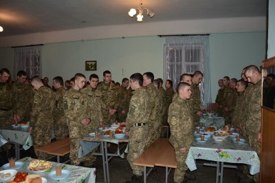 Спільно із військовослужбоцями  розділив  святу вечерю очільник Тернопільської облради Віктор Овчарук