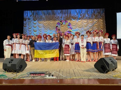 На благодійному концерті у Копичинцях зібрали понад 15 тисяч гривень для ЗСУ