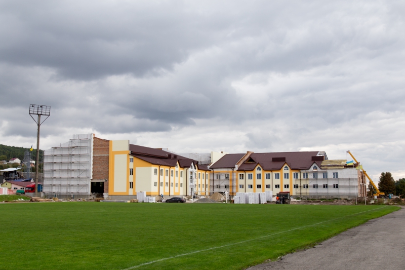 У Бережанах триває будівництво спортивного комплексу