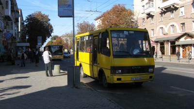 У Тернополі роботу п&#039;яти автобусних маршрутів продовжать до 22.00 години