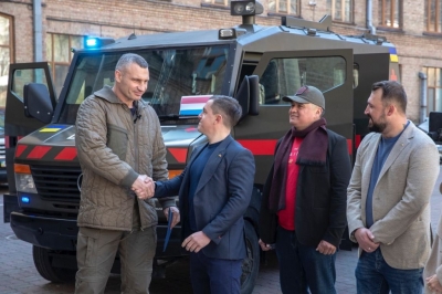 Віталій Кличко: Київ отримав броньовані автомобілі швидкої допомоги і передасть їх ЗСУ