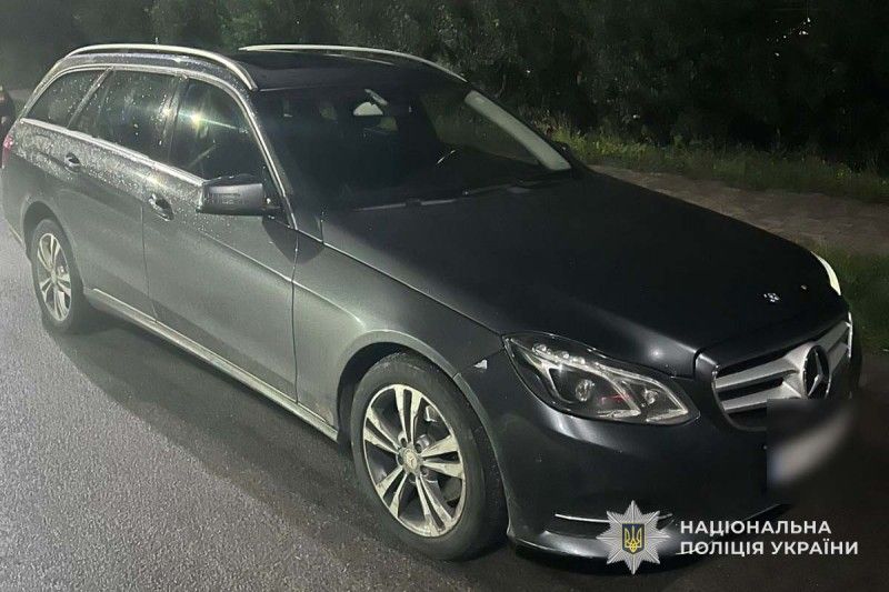 За їзду в нетверезому стані тернополянин пропонував поліцейським 1000 доларів США неправомірної вигоди