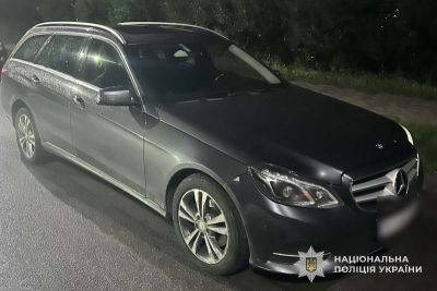 За їзду в нетверезому стані тернополянин пропонував поліцейським 1000 доларів США неправомірної вигоди