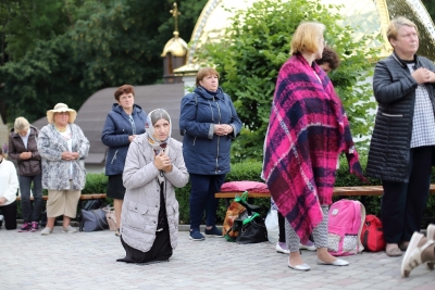 У Зарваниці на Тернопільщині віряни сьогодні молилися за перемогу України над ворогом (фоторепортаж)