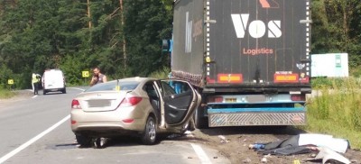 На Тернопільщині легковик врізався у вантажівку. Водій загинув на місці