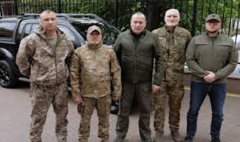 «Українська команда» передала позашляховик бійцям 101 бригади ТрО на Сумський напрямок