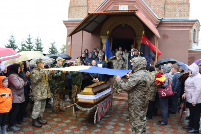 Громада Тернопільщини попрощалася з полеглим воїном Валерієм Григоренком