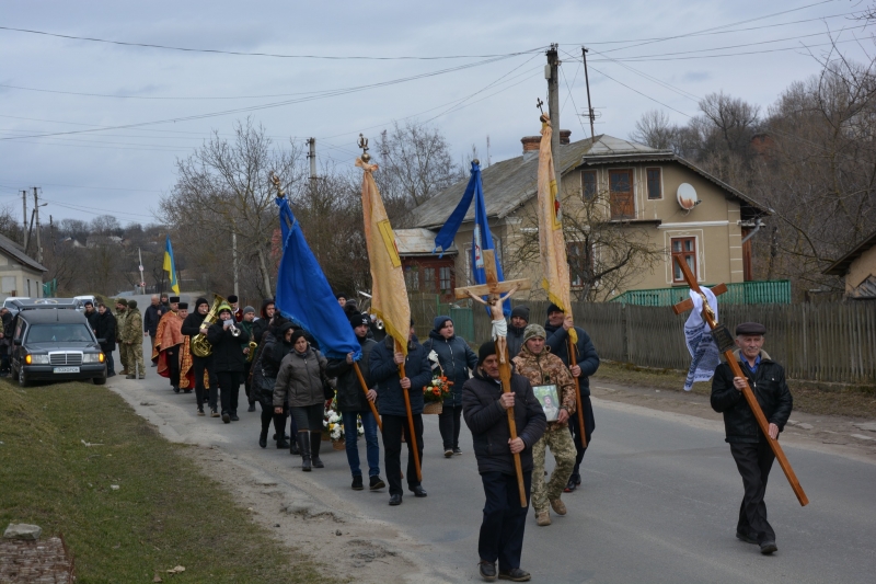У громаді на Тернопільщині прощалися з полеглим воїном Євгеном Гораком