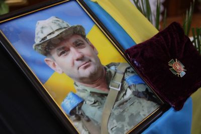 На Тернопільщині провели в останню путь Героя Василя Ющишина