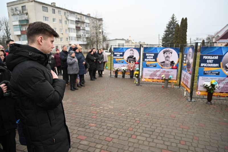 У Лановецькій громаді освятили стели на Алеї пам’яті