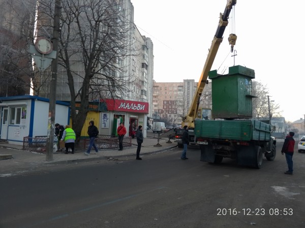 Демонтовано ще одного тернопільського торгового &quot;гриба&quot;