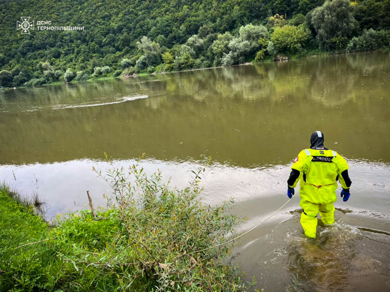 У Дністрі на Тернопільщині знайшли тіло чоловіка