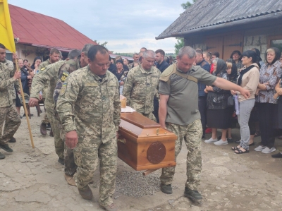 У Більче-Золотому на Тернопільщині попрощалися з Героєм Володимиром Левицьким, який загинув на Донеччині