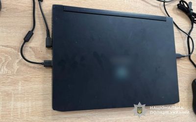 Під виглядом клієнта: у Тернополі чоловік викрав ноутбук з офісу