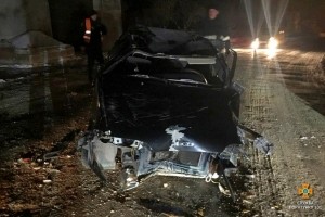ДТП нa Тернопільщині: aвтомобіль злетів у кювет тa перекинувся