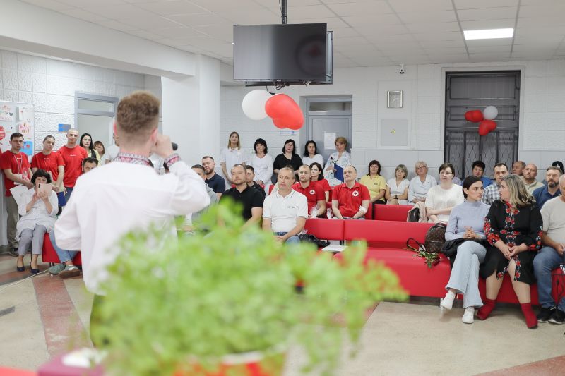 Майже 500 донорів та тисячі подарунків: у Тернополі завершилася акція «Подякуй донору» (фото)