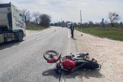 На Тернопільщині мотоцикліст врізався в автомобіль &quot;VOLVO&quot;