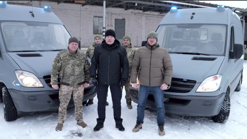 Бійці 20 армійського корпусу отримали машину «швидкої допомоги» від волонтерів «Української команди»