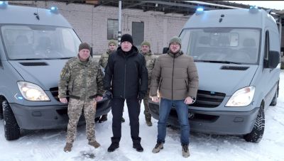 Бійці 20 армійського корпусу отримали машину «швидкої допомоги» від волонтерів «Української команди»