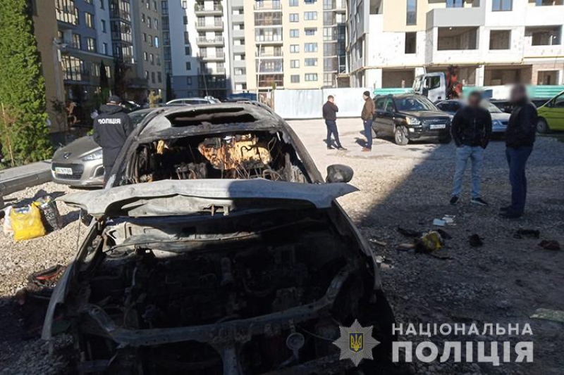 До підпалу автомобіля Nissan Qashqai причетні двоє тернопільських боксерів