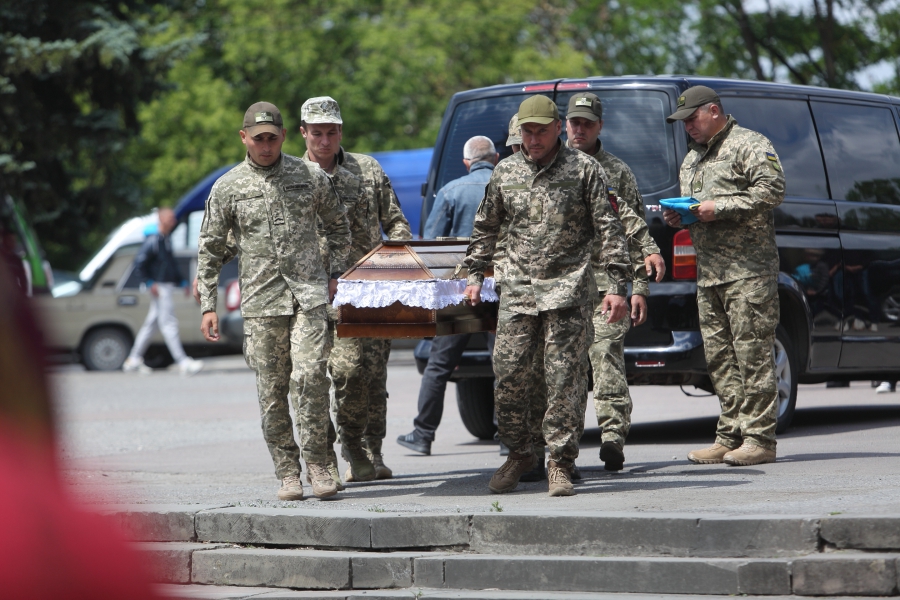 У Тернополі сьогодні поховали Героя Андрія Побережника, який захищав Україну від рашистів (фоторепортаж)