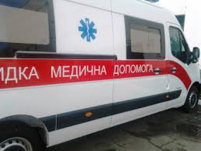 Неподалік зупинки громадського транспорту на Тернопільщині збили жінку