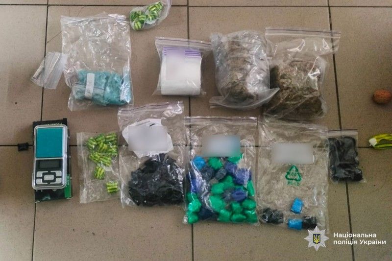 У Тернополі поліцейські виявили майже 120 закладок із наркотичними речовинами