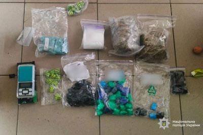 У Тернополі поліцейські виявили майже 120 закладок із наркотичними речовинами