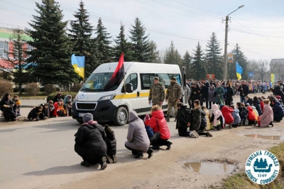 Шумщина прощається з Героєм Михайлом Бондаруком, який загинув на Луганщині