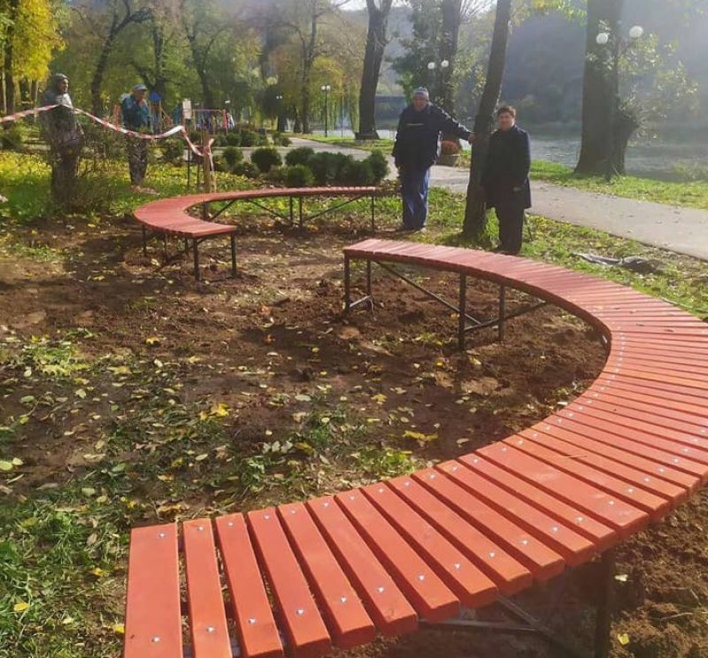 У Заліщиках на Тернопільщині облаштували відпочинкову зону (фото)