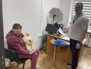 Закордонний паспорт для найменших: інструкція від міграційників Тернопільщини