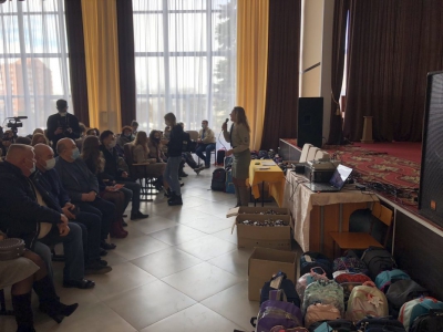 Діти військовослужбовців з Тернопільщини отримали подарунки від СУМівців з Діаспори