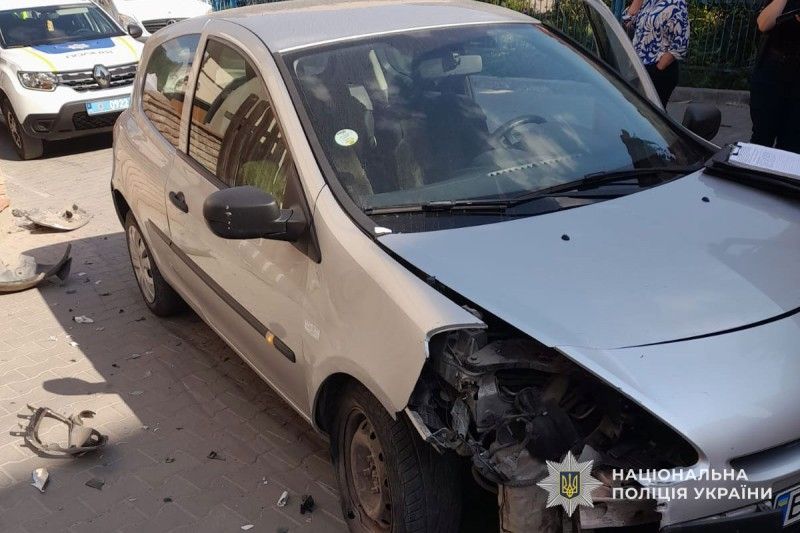 На Тернопільщині п&#039;яний чоловік поцупив чуже авто та розбив його