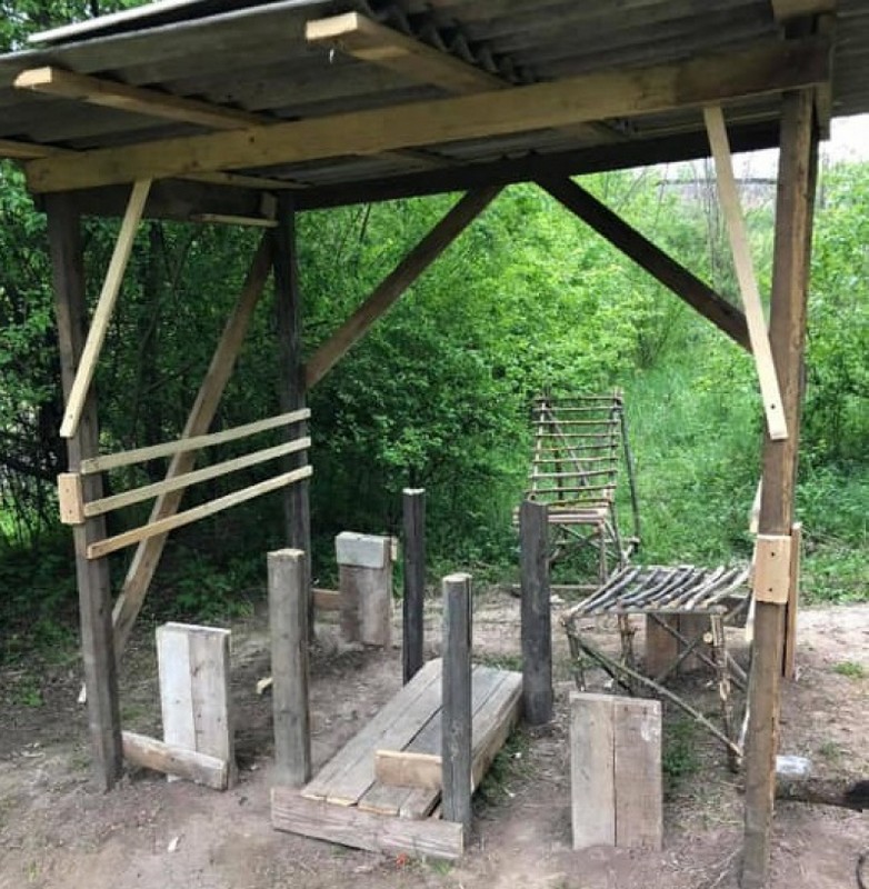 На Тернопільщині невідомі розгромили альтанку біля популярного віадука