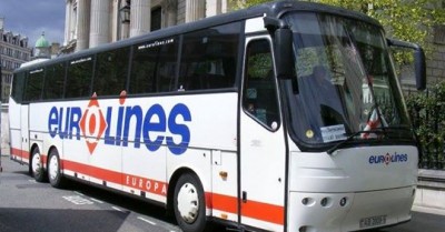 На Тернопільщині водій рейсового автобуса передав цінну посилку не тій людині