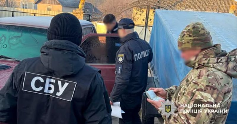 Незаконно порубані дерева на майже 5 млн грн: поліцейські Тернопільщини викрили посадовця заповідника та його спільників